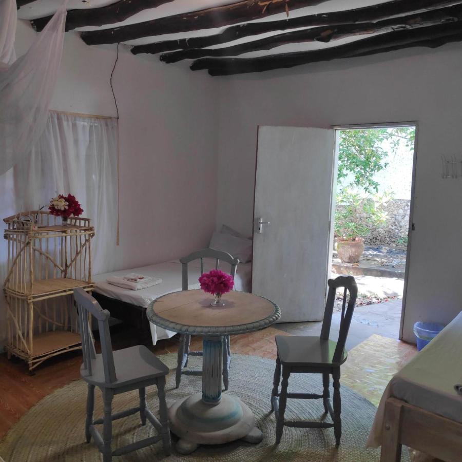 Sunny Garden Rooms Watamu Exterior photo